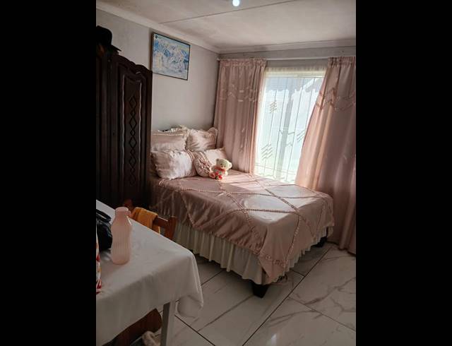 3 BEDROOM HOUSE FOR SALE IN PROTEA GLEN